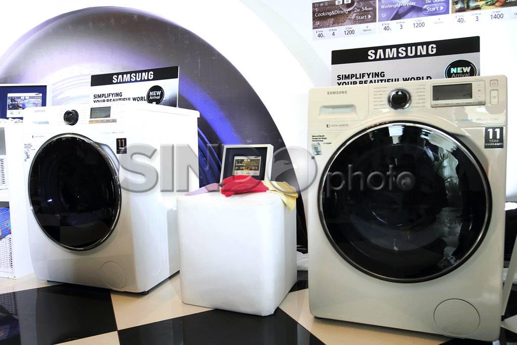 Samsung Luncurkan Mesin...
