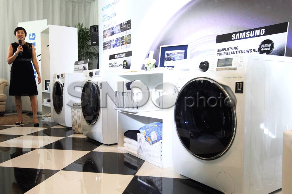 Samsung Luncurkan Mesin...