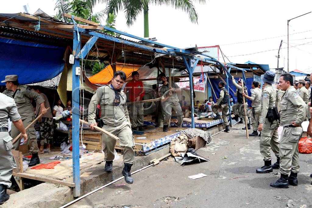 Puluhan Lapak di Pasar...