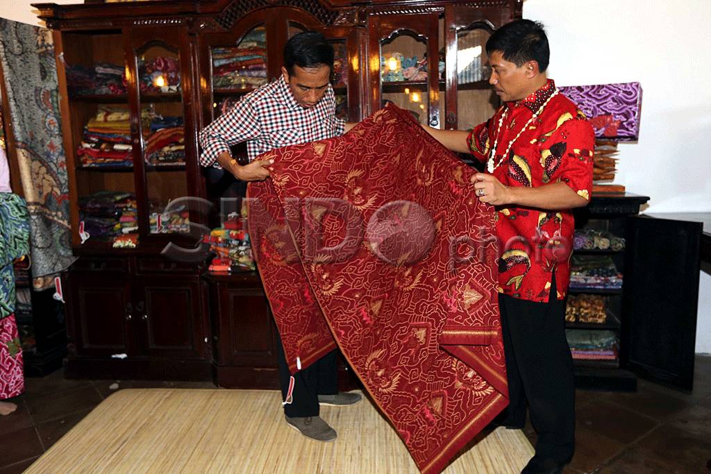 Jokowi Kunjungi Pasar...