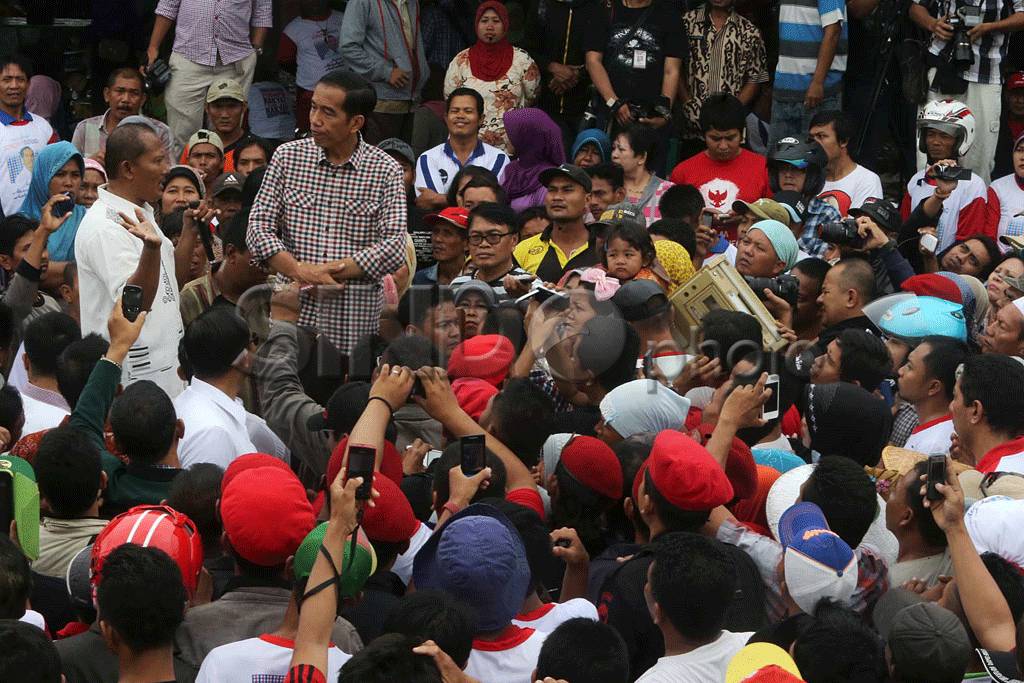Jokowi Sambangi Nelayan...