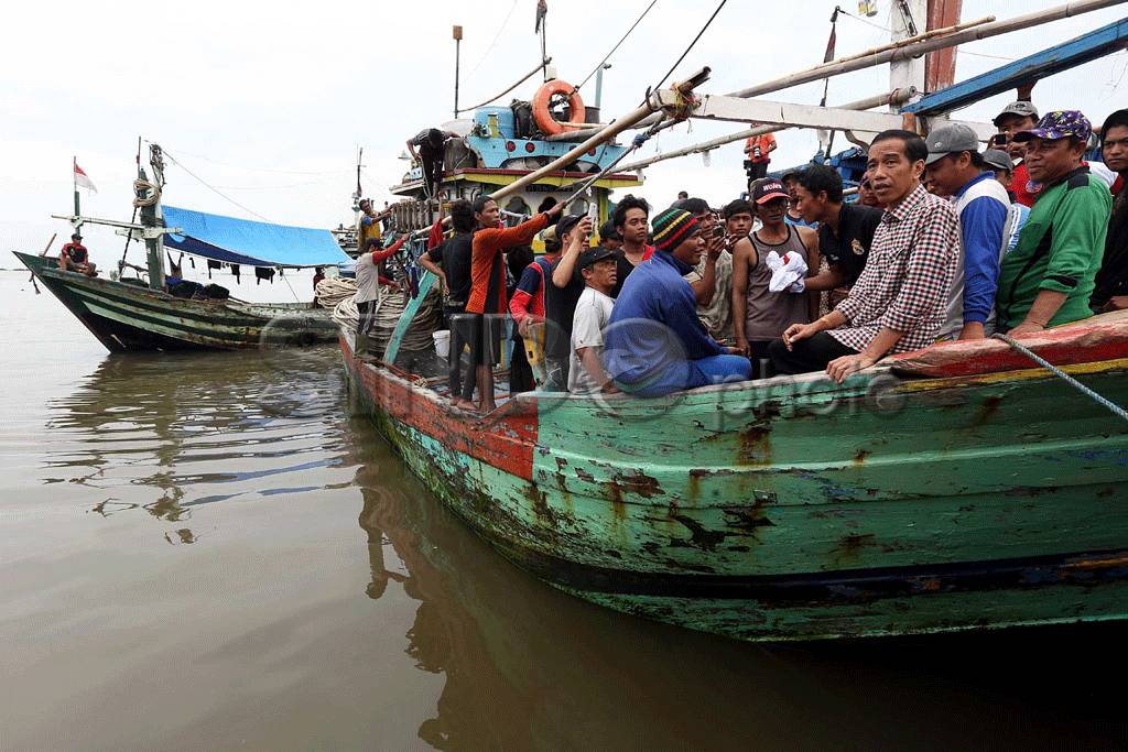 Jokowi Sambangi Nelayan...