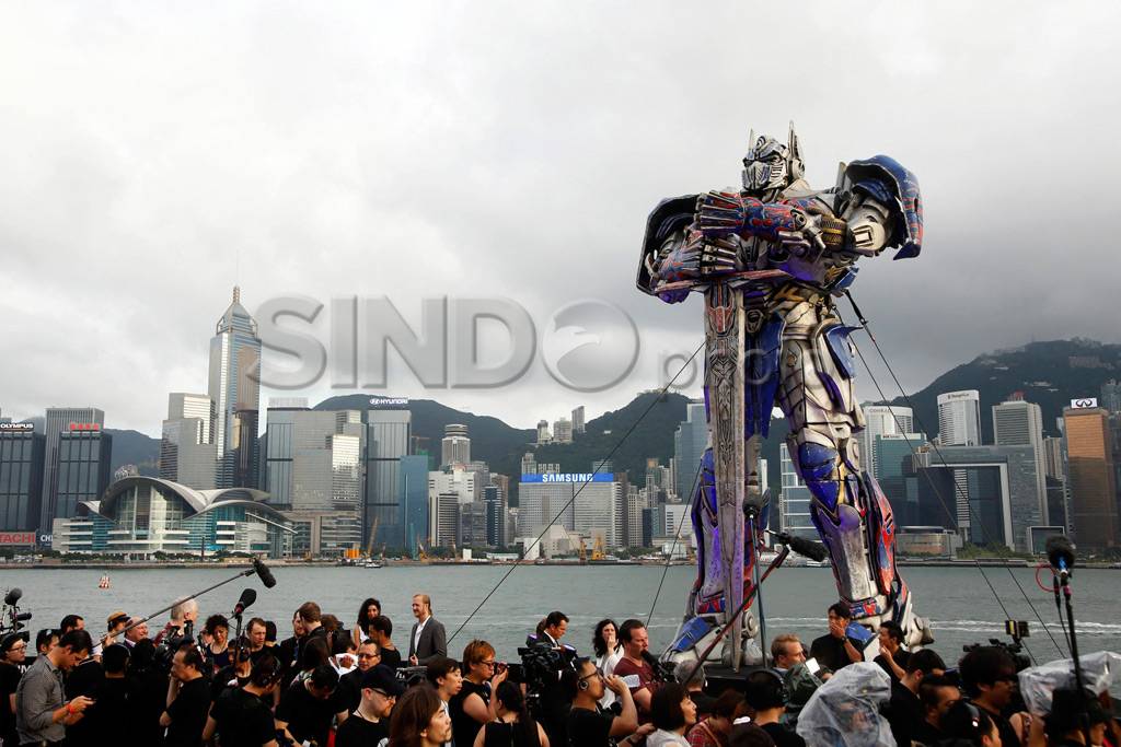 Robot Transformers Optimus...