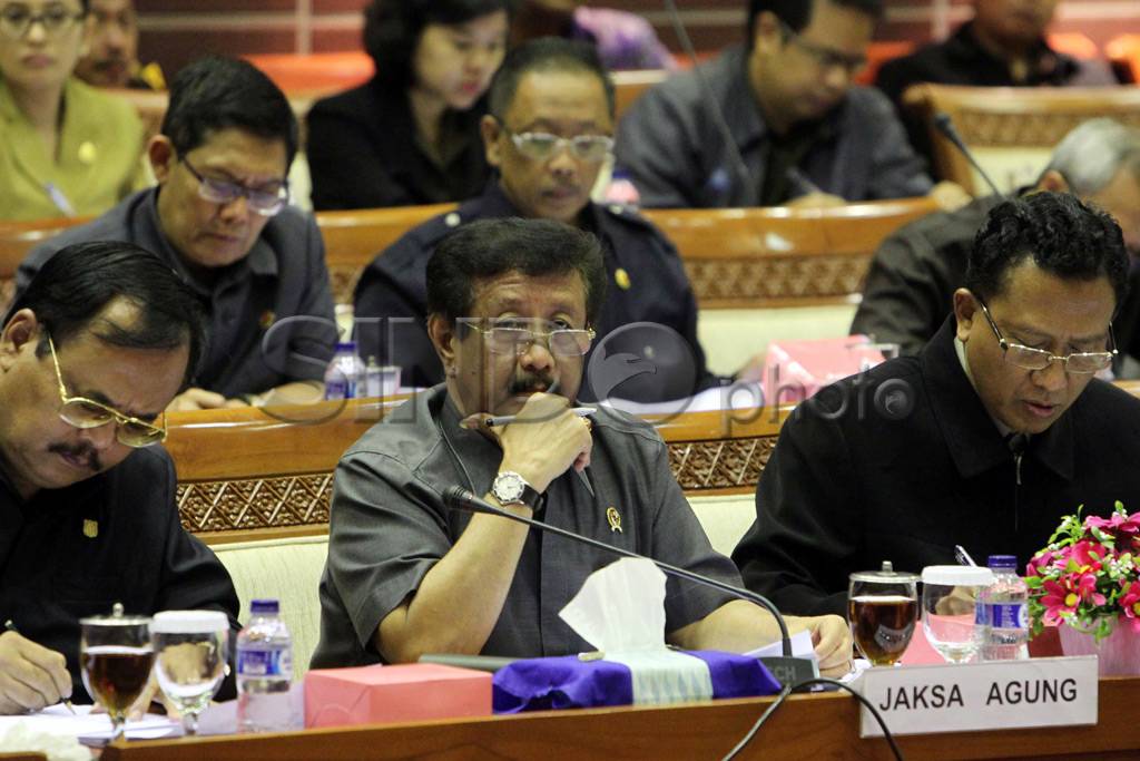 Komisi III DPR Gelar...
