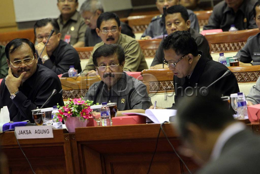 Komisi III DPR Gelar...