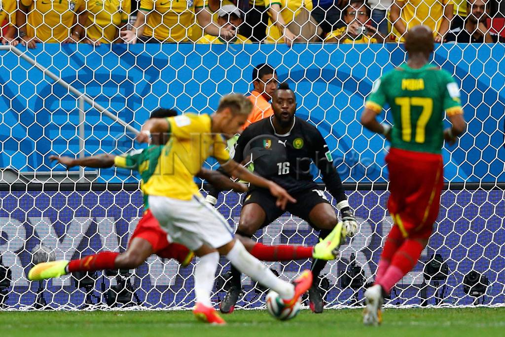 Hempaskan Kamerun 4-1,...