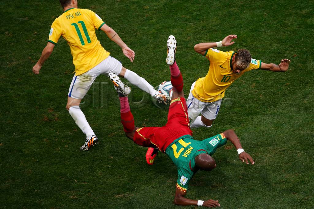 Hempaskan Kamerun 4-1,...