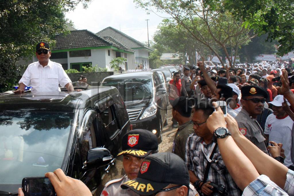 Prabowo Subianto Menjadi...