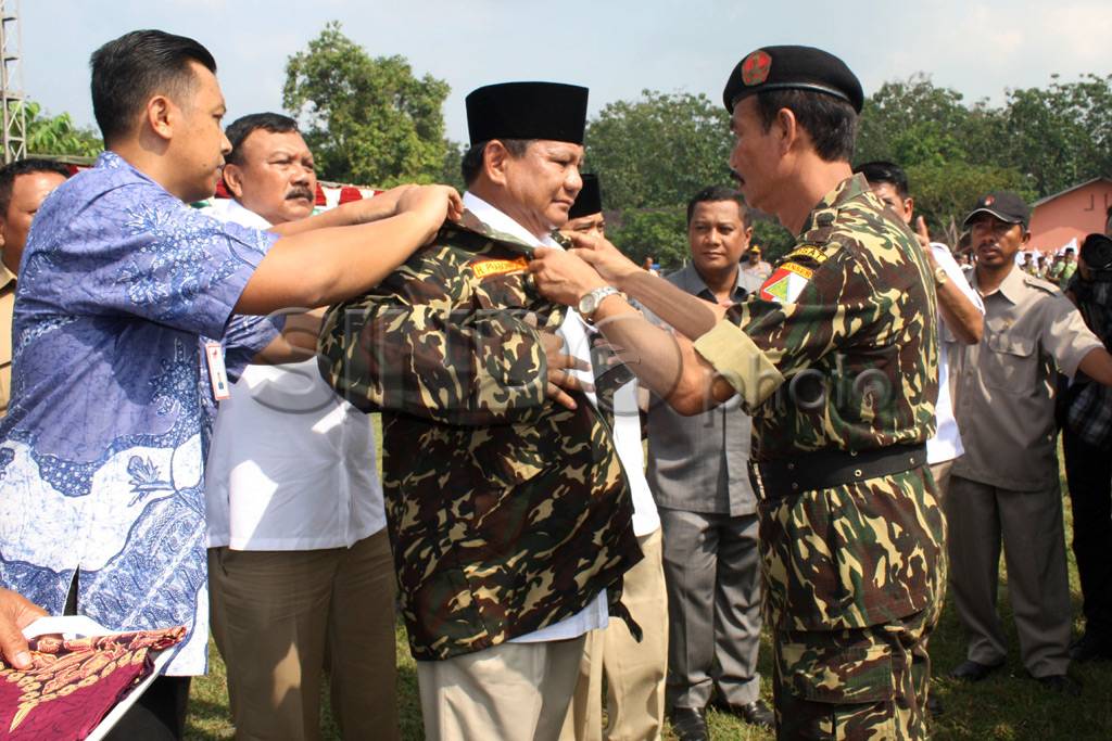 Prabowo Subianto Menjadi...