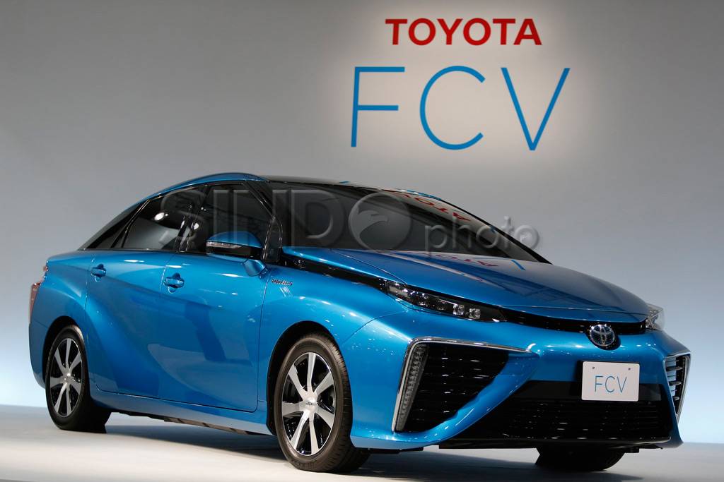Mobil Hidrogen Toyota...