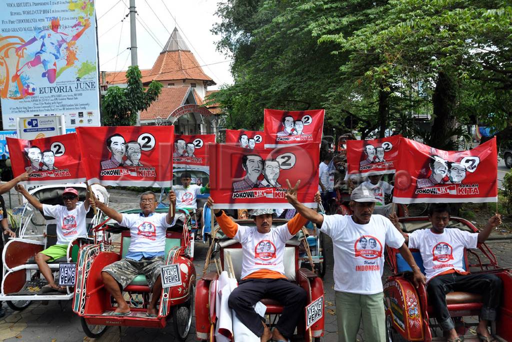 Aksi Tukang Becak Dukung...