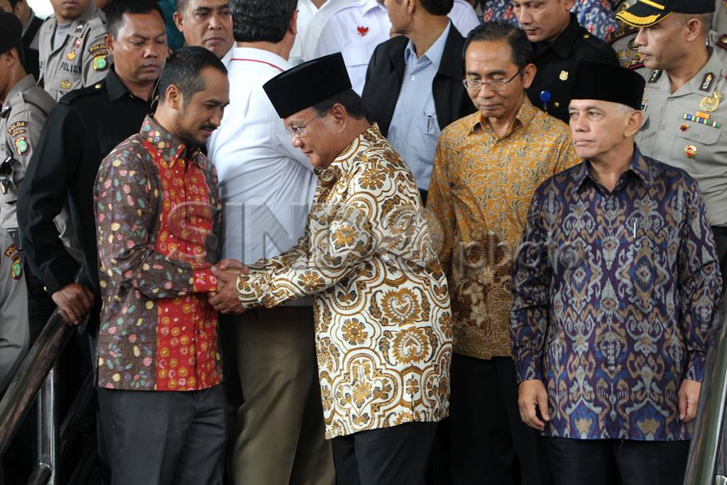 Prabowo-Hatta Verifikasi...