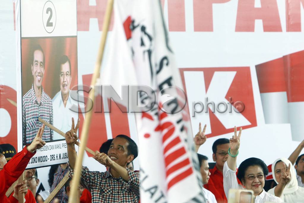 Mega dan Puan Dampingi...