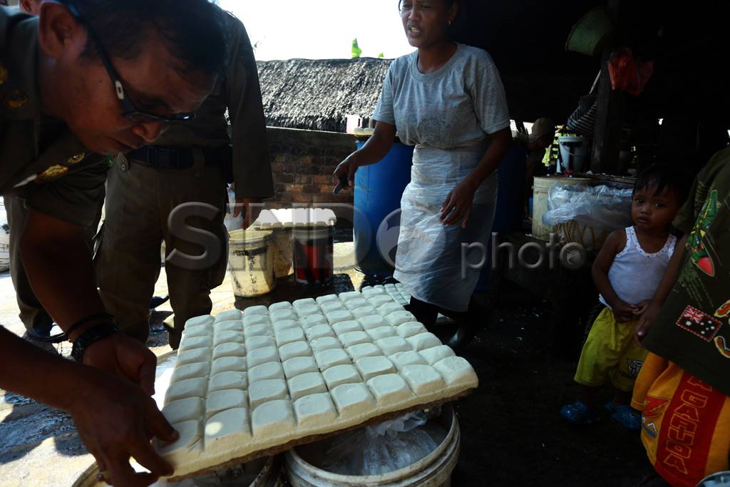 Sidak Makanan Temukan...