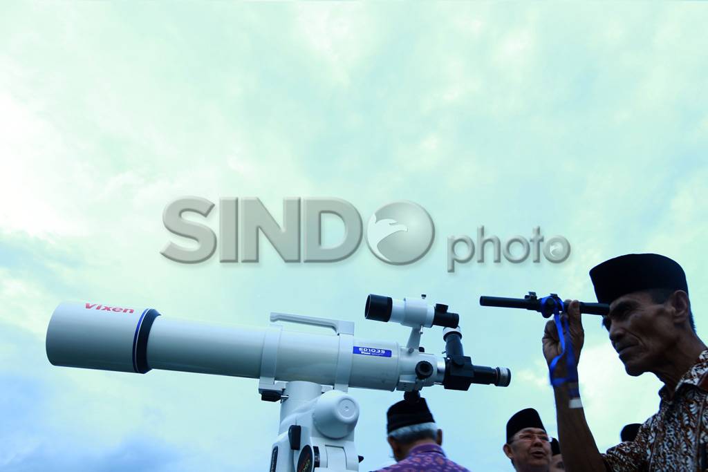 Mendung, Hilal Tak Terlihat...