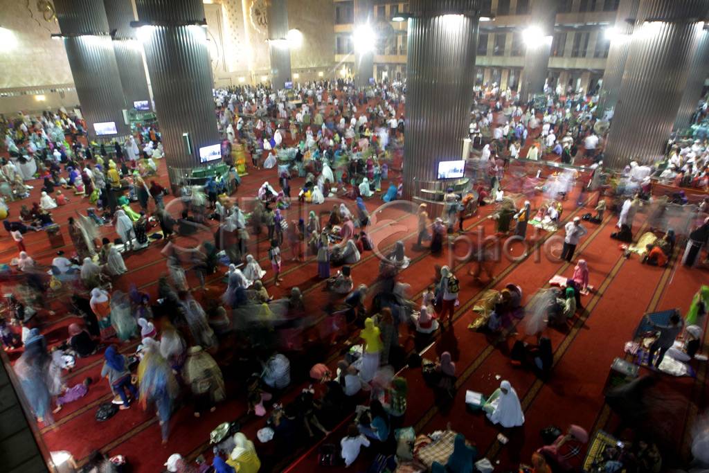 Tarawih Pertama di Istiqlal