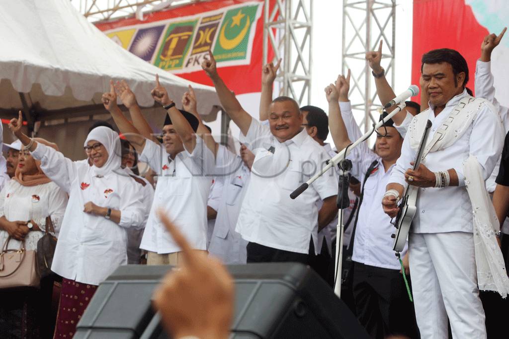 Ribuan Simpatisan Hadiri...