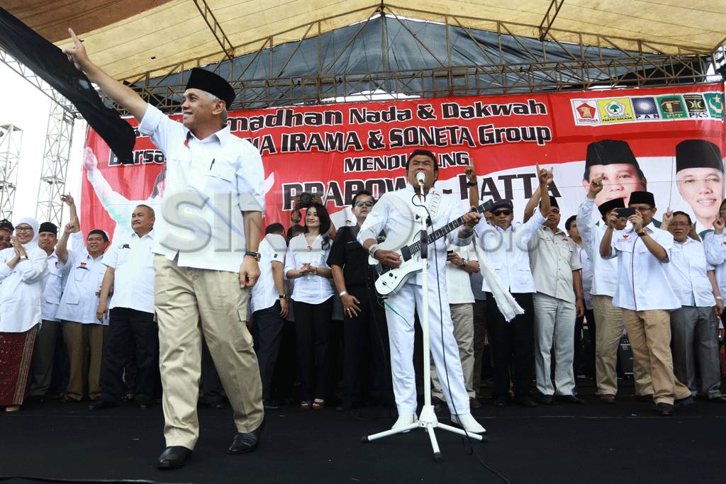 Ribuan Simpatisan Hadiri...
