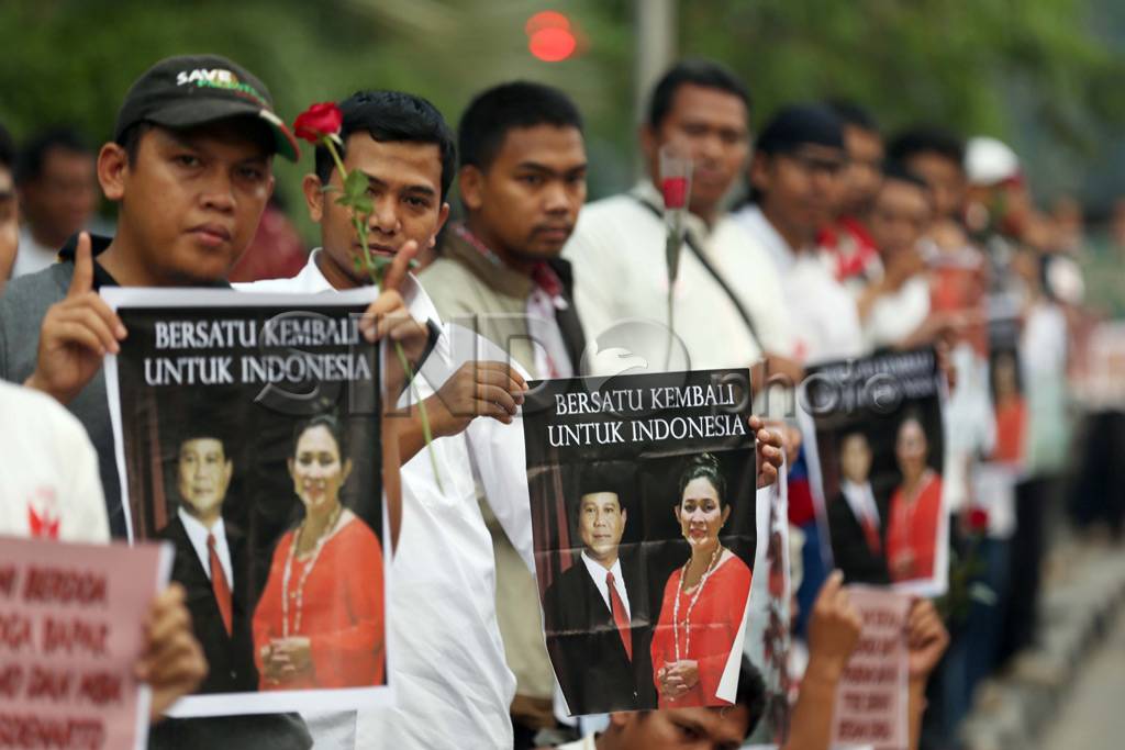 Aksi Freeze Mob Dukung...