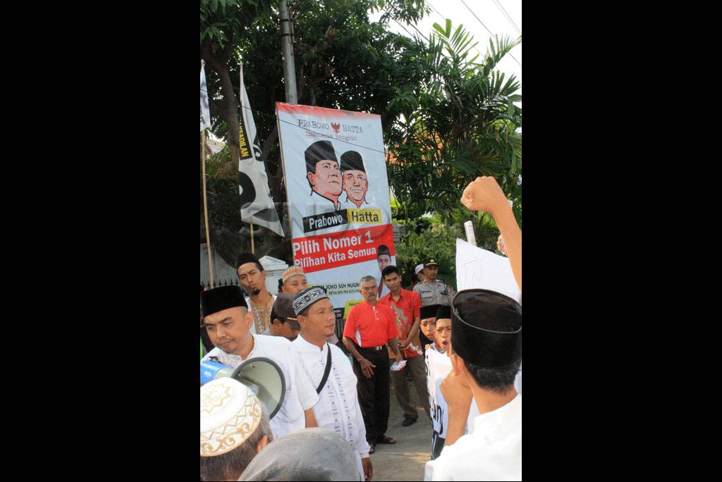 Puluhan Santri Sambangi...