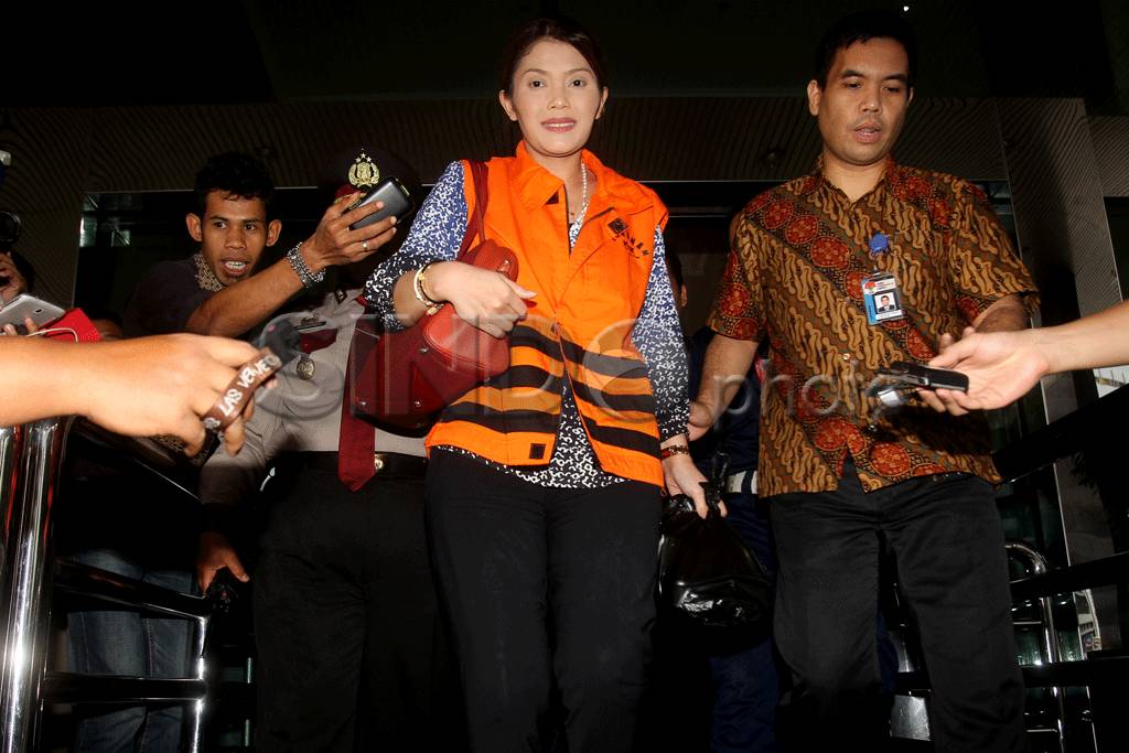 Artha Meris Simbolon...
