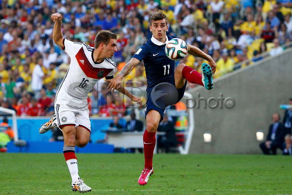 Tandukan Hummels Bawa...