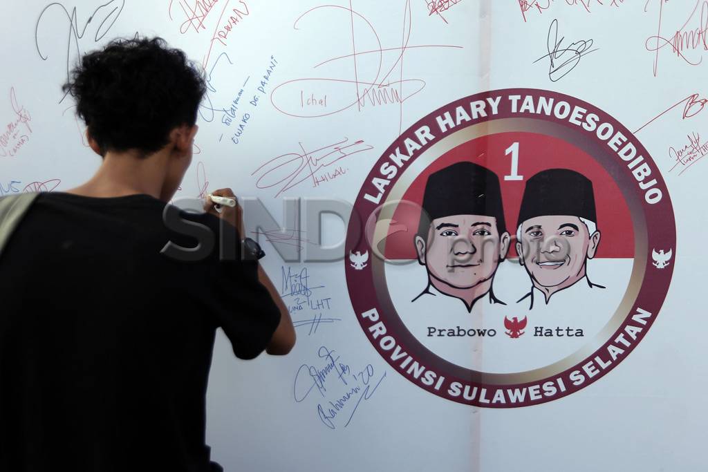 Laskar HT Bagikan Tajil...