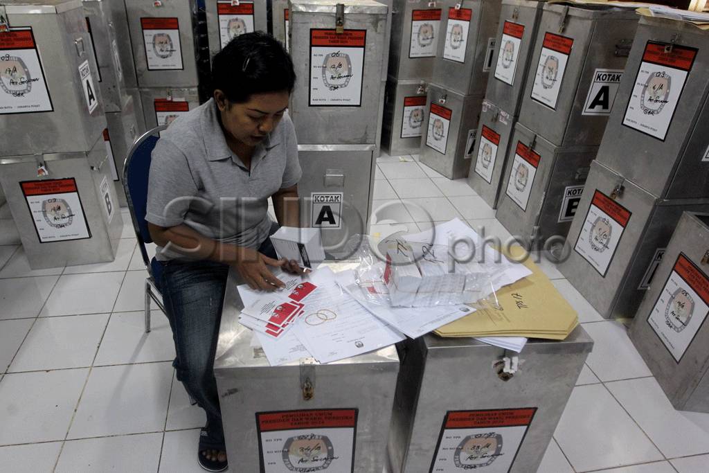 Kebut Distribusi Logistik...