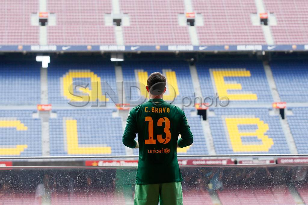 Claudio Bravo, Kiper...