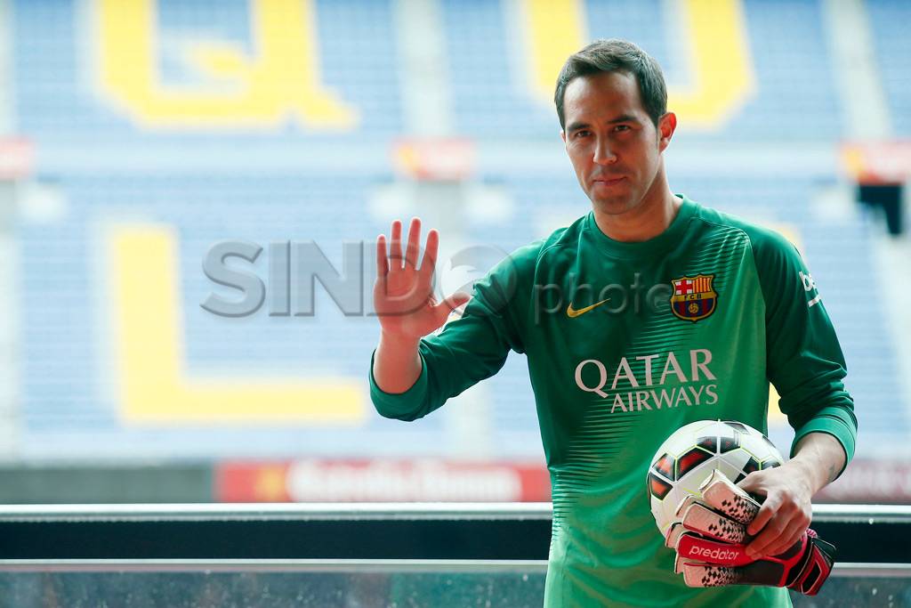 Claudio Bravo, Kiper...