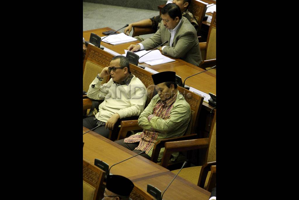 DPR Gelar Paripurna...