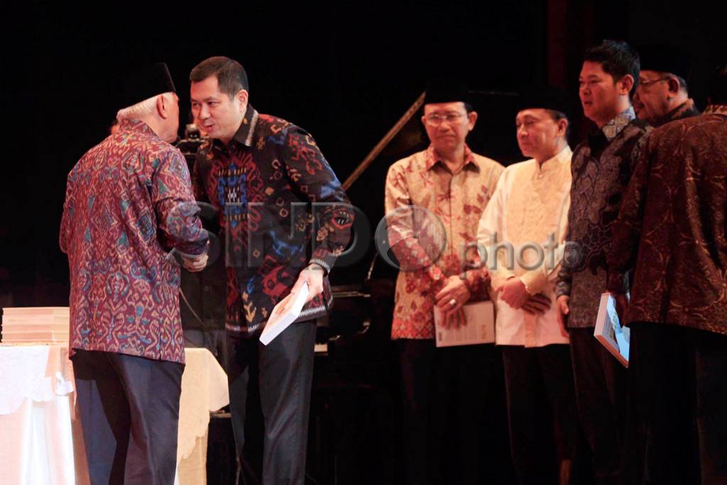 Hatta di Mata Mereka