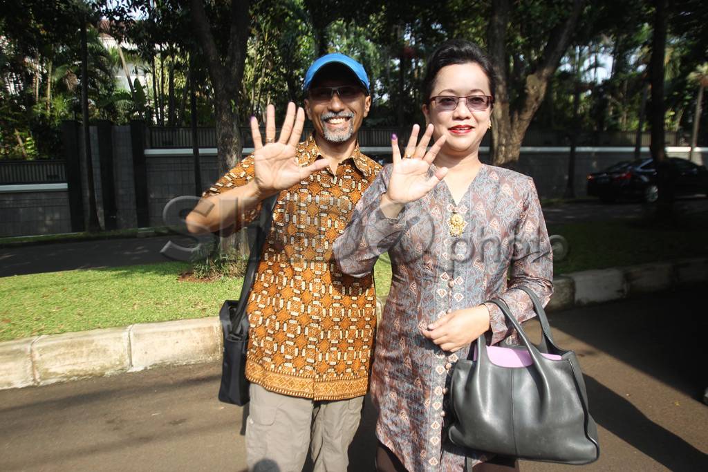 Menteri-menteri Gunakan...