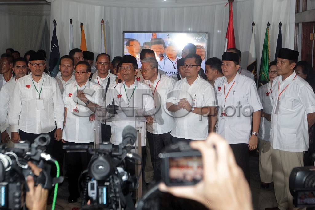 Prabowo-Hatta Beri Keterangan...