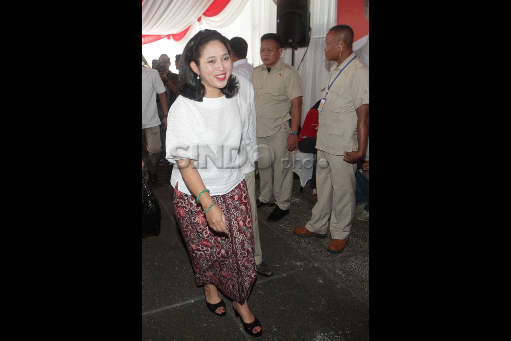 Prabowo-Hatta Beri Keterangan...