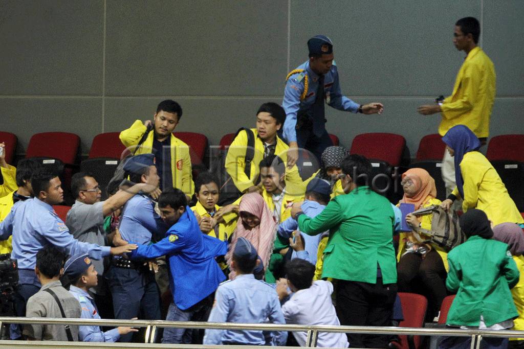 Mahasiswa Kecewa Terhadap...