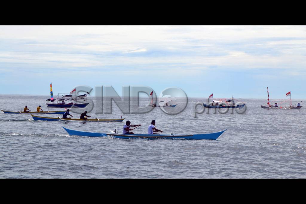 Lomba Perahu Hias di...