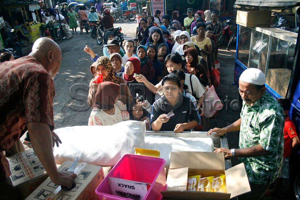 Warga Malang Padati...