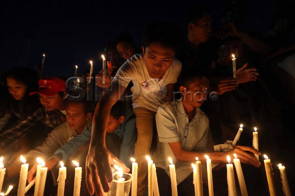 Aksi 1000 Lilin Relawan...
