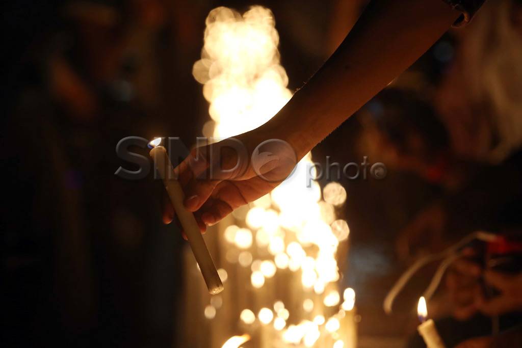 Aksi 1000 Lilin Relawan...