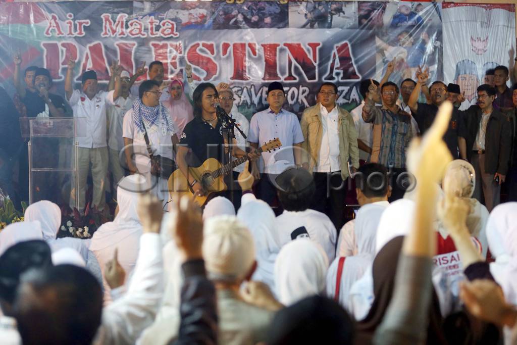 Puisi Hatta Rajasa untuk...