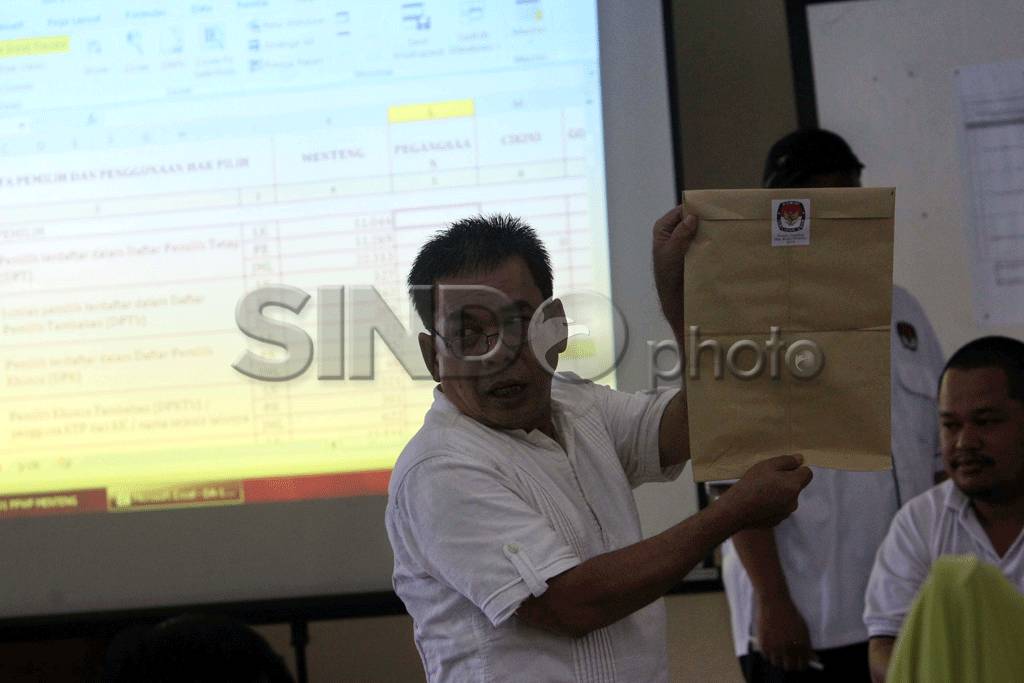 Rekapitulasi Suara Kecamatan...