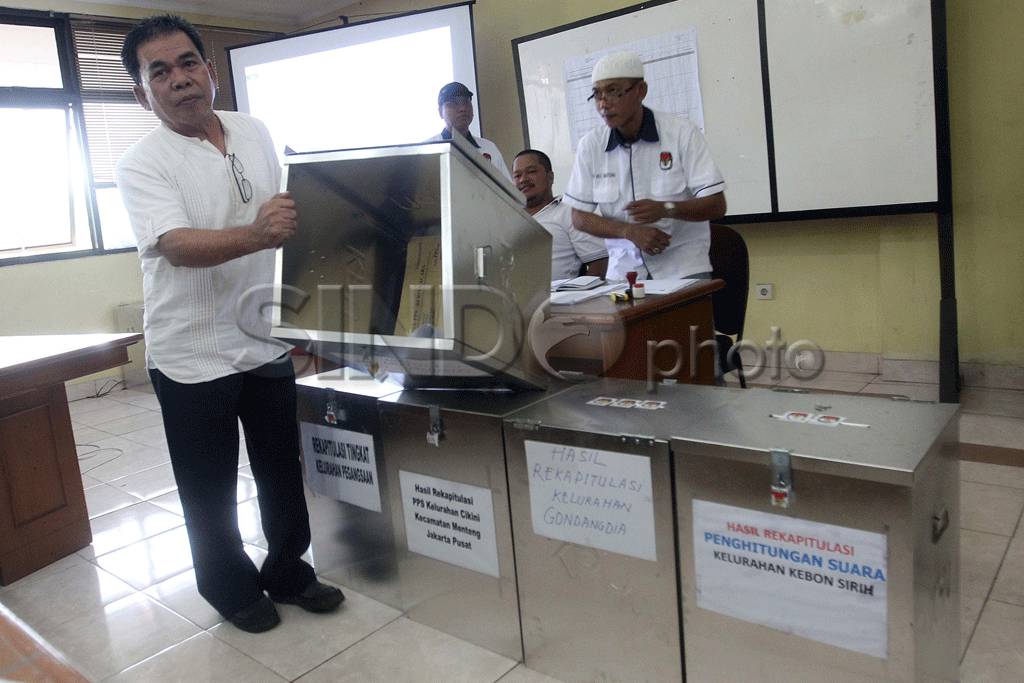 Rekapitulasi Suara Kecamatan...