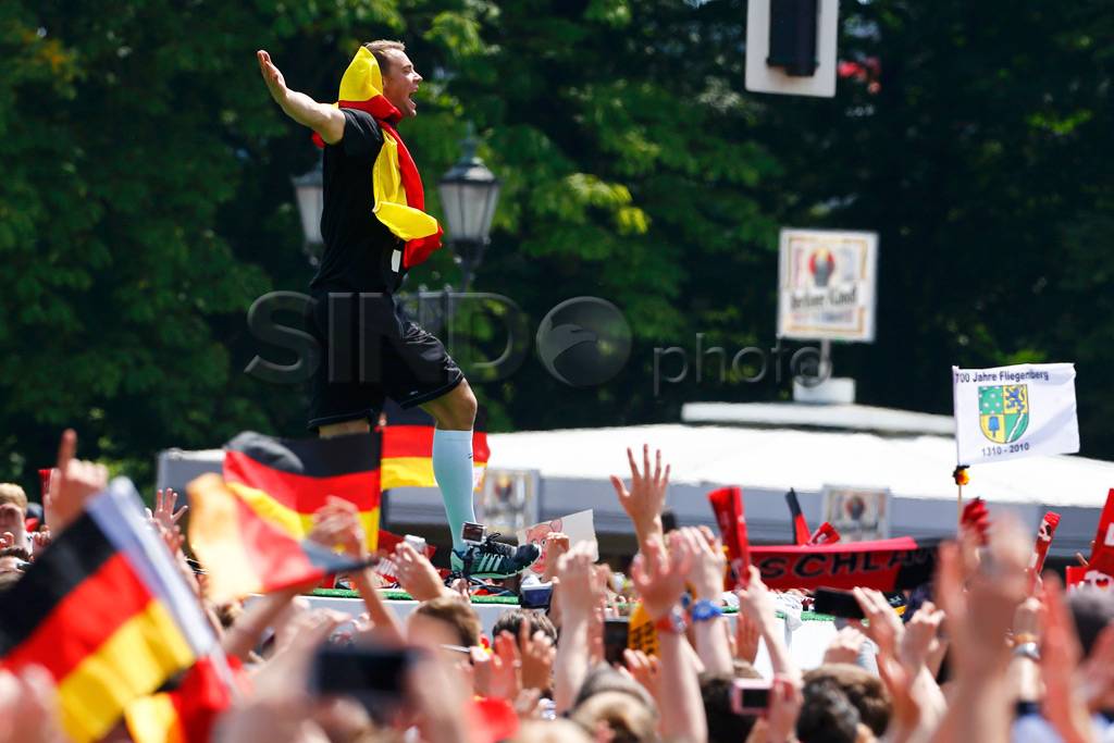 Skuad Jerman Tiba di...