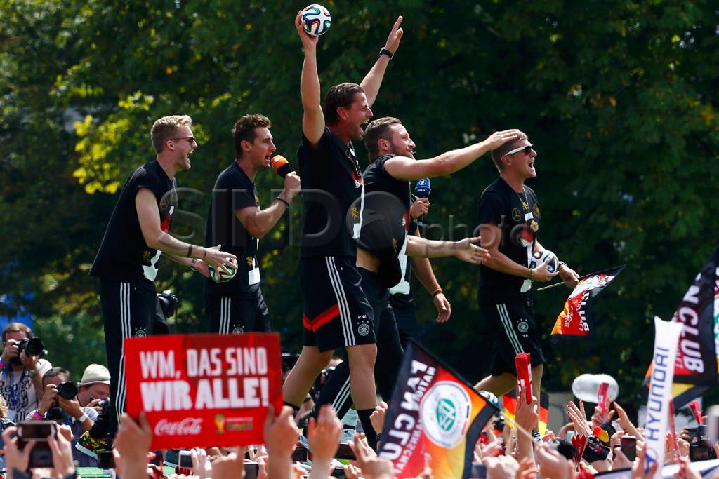 Skuad Jerman Tiba di...