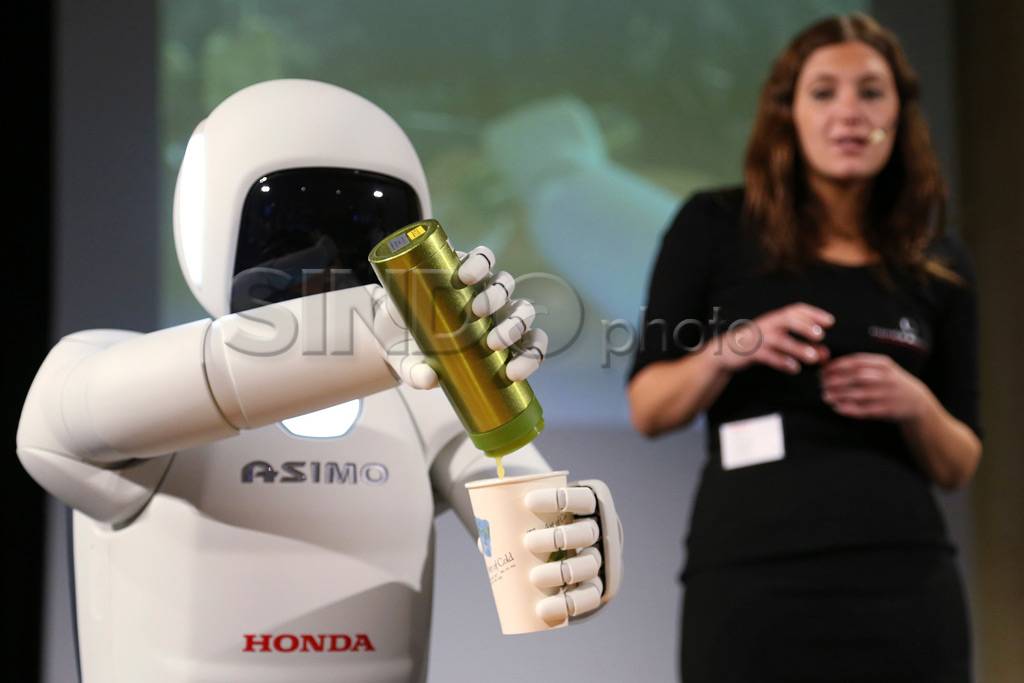 Honda Perkenalkan Asimo...