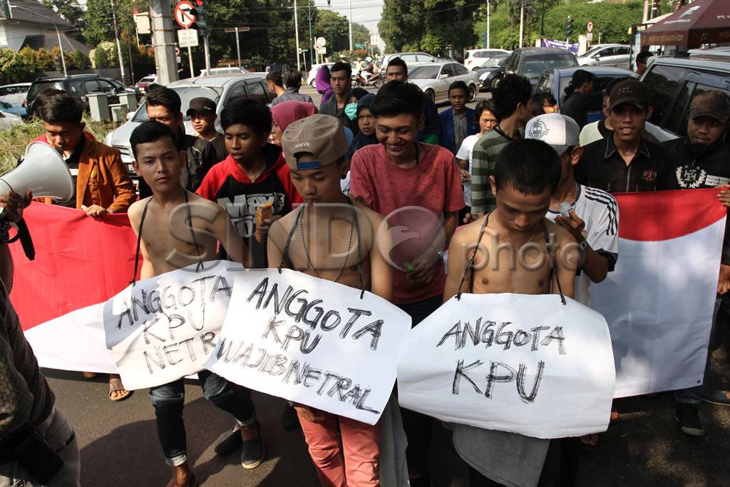Aksi Teatrikal Depan...