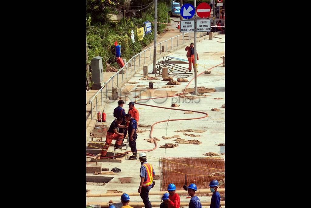 Kebakaran Pipa Gas di...
