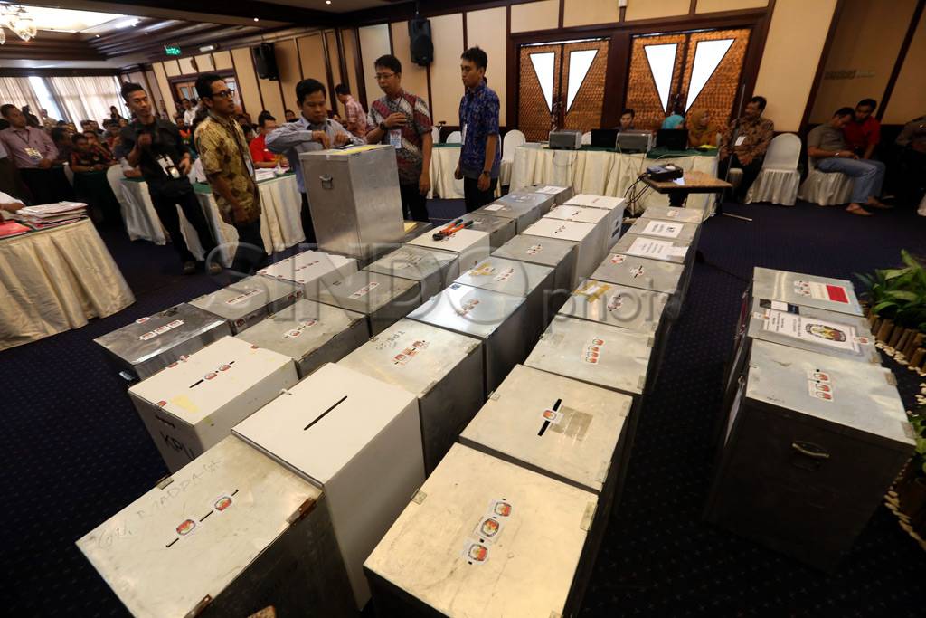 Rekapitulasi Suara Provinsi...