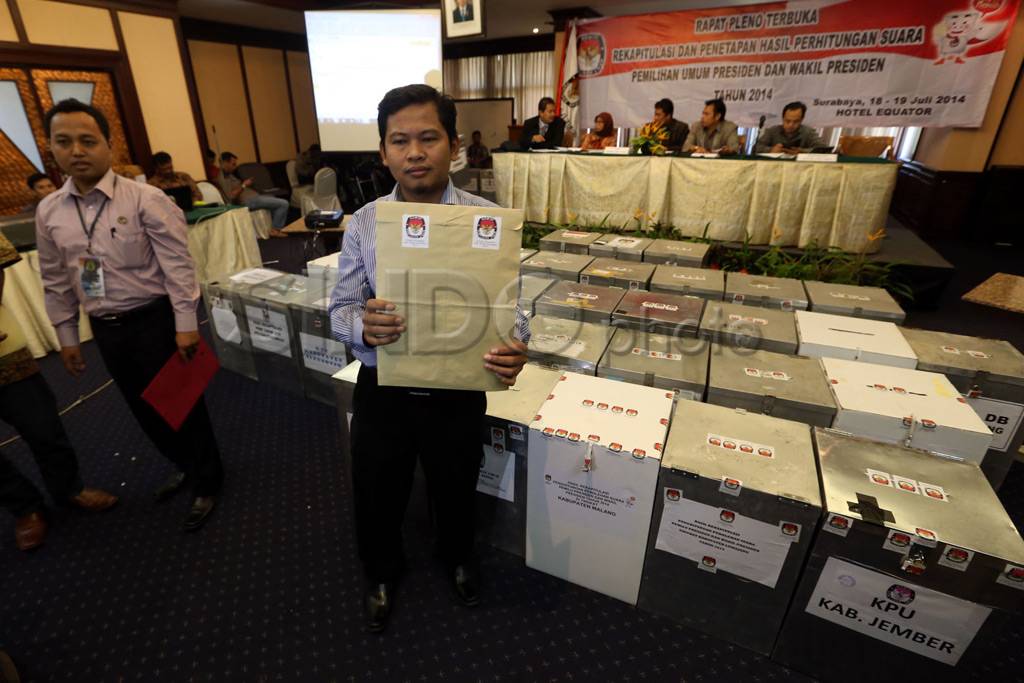 Rekapitulasi Suara Provinsi...